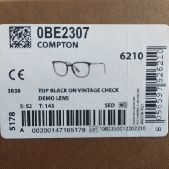 * NEW * Burberry eyeglass frames - Picture 8 of 9